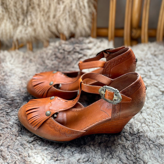 Vintage Tan Wedge Sandals
