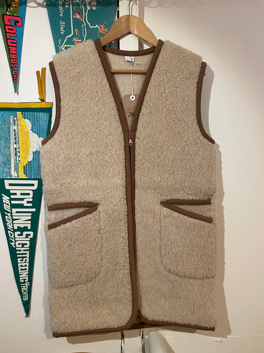 Soft wool longline Vest in Natural