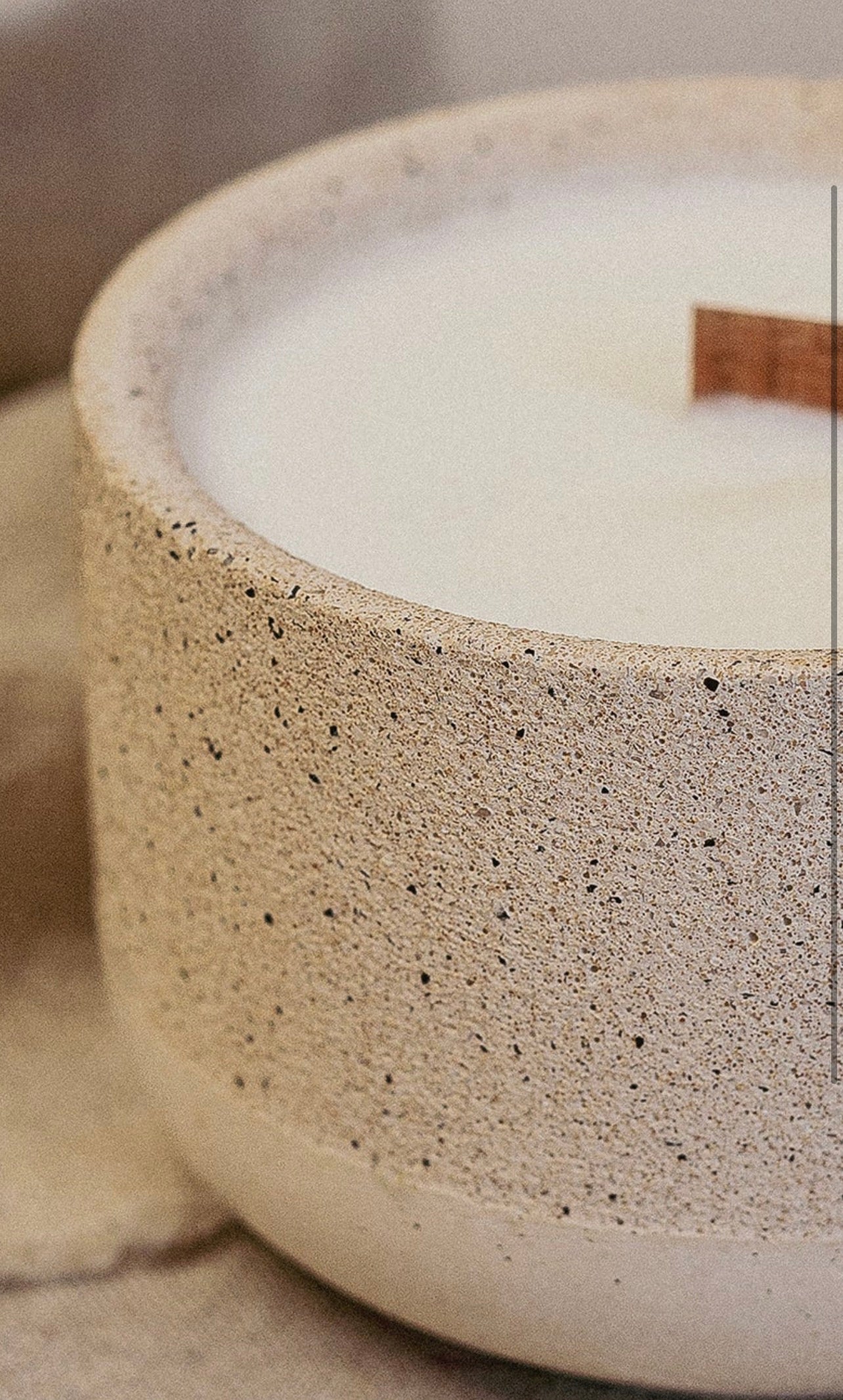 Bobella sea salt & driftwood Natural Candle with stoneware pot and refill