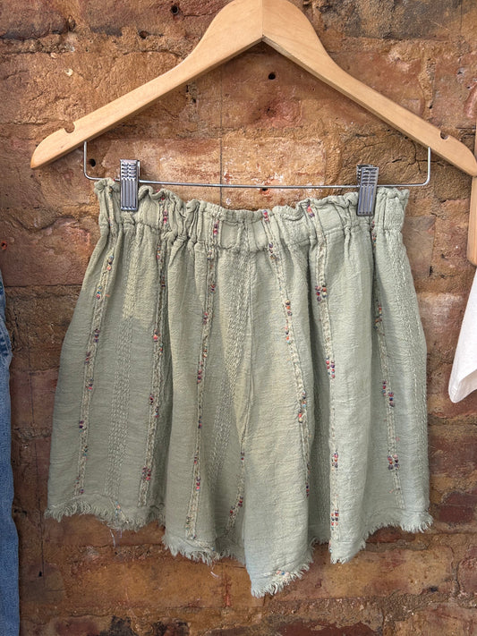 Green linen embroidered shorts
