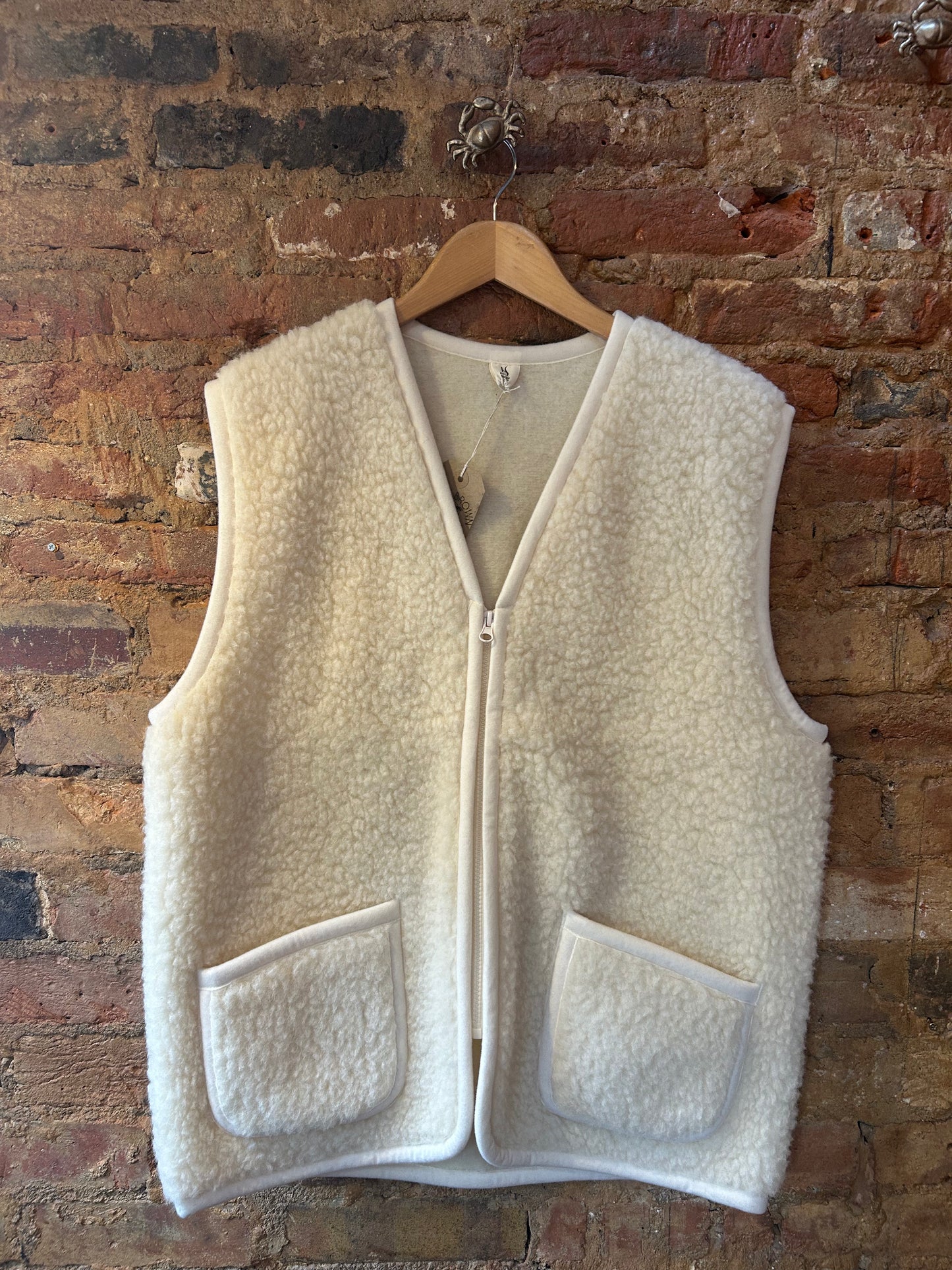 Artisan polish merino wool vest white
